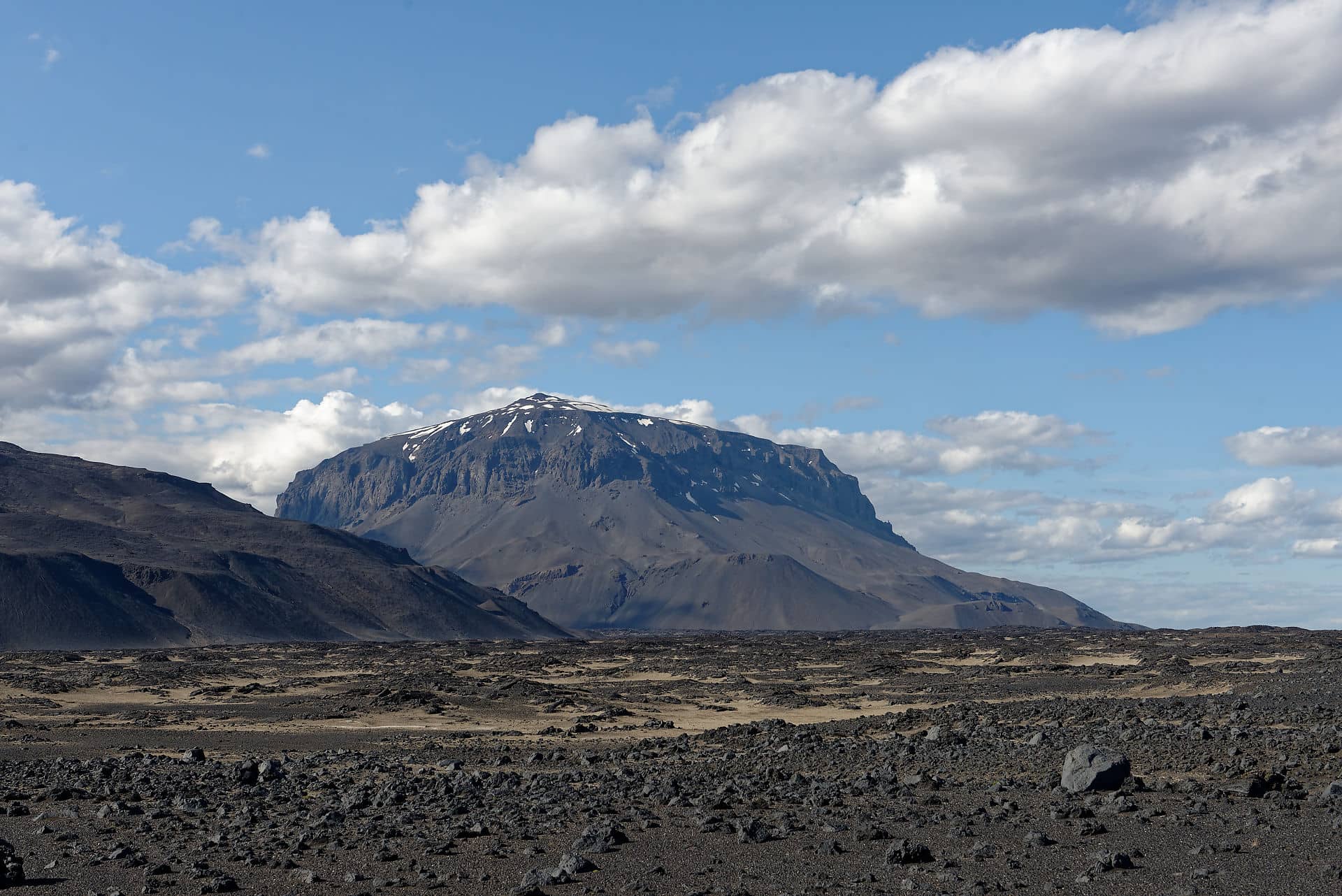 Avec un volcanologue, découvrez le volcan Herdubreid en IslandeHerðubreið, Islande